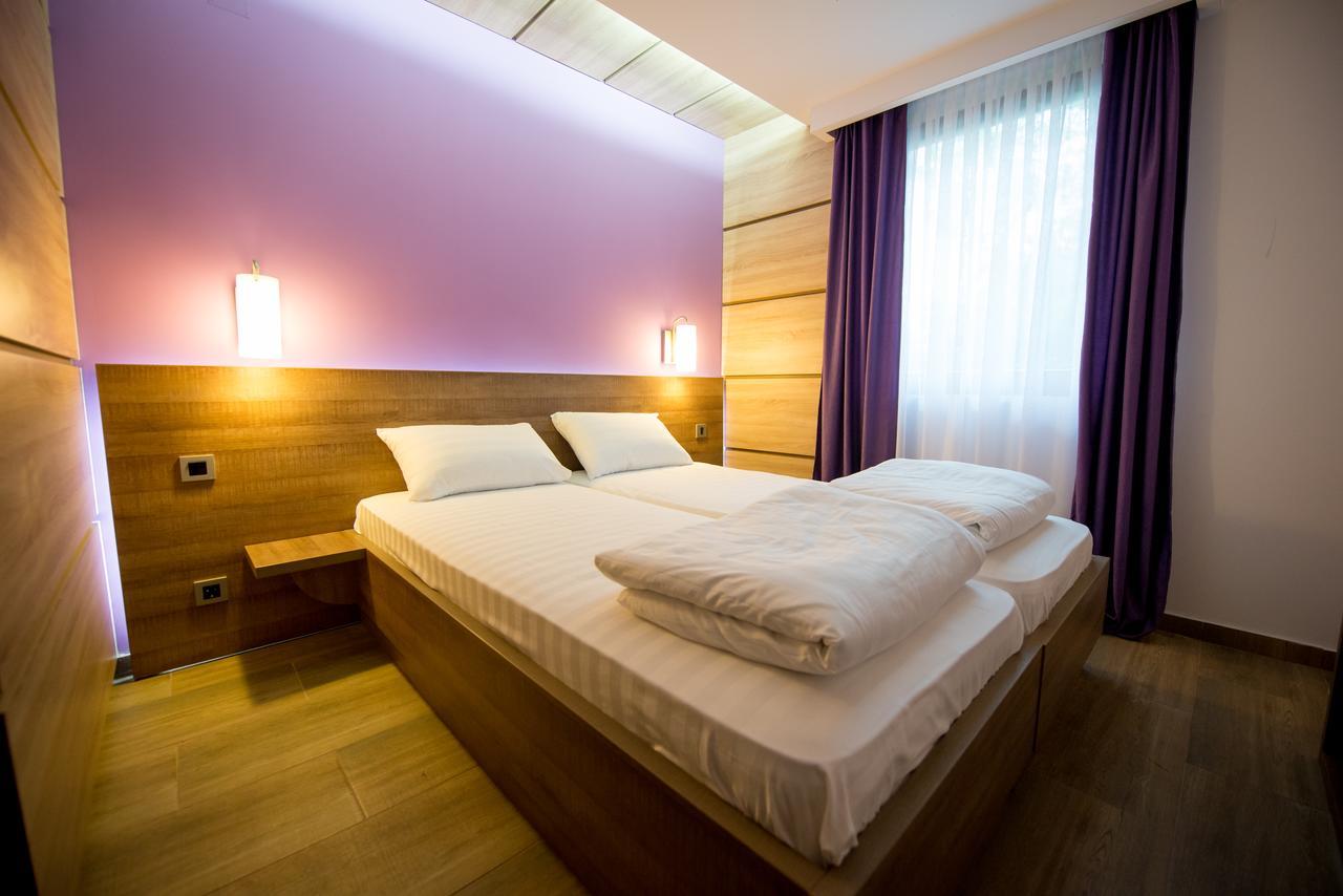 Motel Jezero 姆拉代诺瓦茨 外观 照片